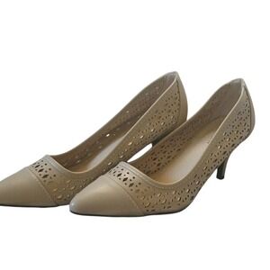 Boston design studio cream heels 7.5